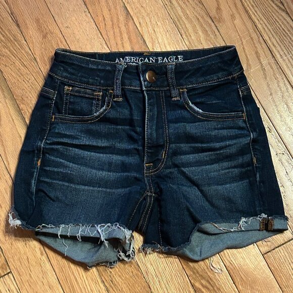 American Eagle Size 00 Super Stretch Denim Booty Shorts Dark Wash Low Mid‎ Rise - Picture 1 of 2
